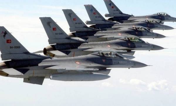 Μπαράζ τουρκικών παραβιάσεων στο Αιγαίο