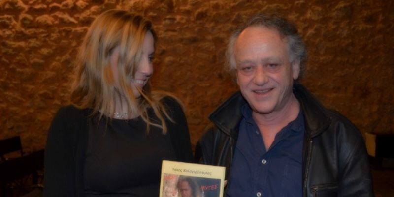 Ο Νίκος Καλογερόπουλος μιλά για την παράσταση "Εν Αθήναις"