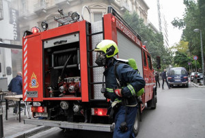 Φωτιά σε κατάστημα στο κέντρο της Αθήνας- Διακοπή κυκλοφορίας