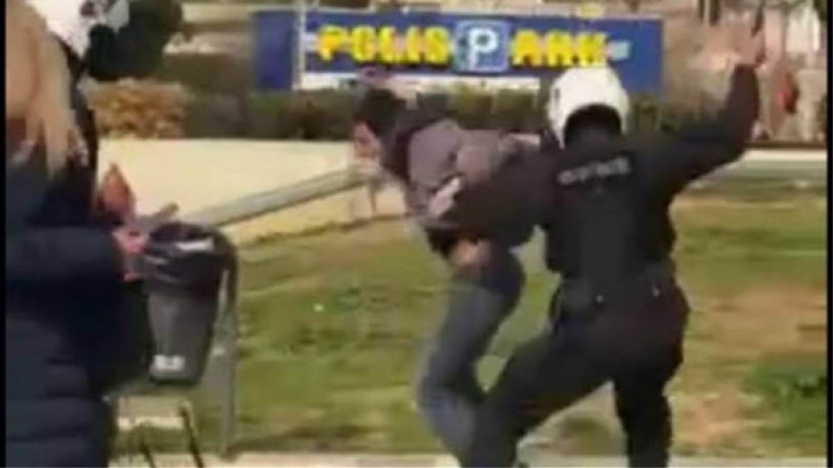 Γραμματέας αστυνομικών υπαλλήλων: Μας ντροπιάζουν οι εικόνες στη Νέα Σμύρνη