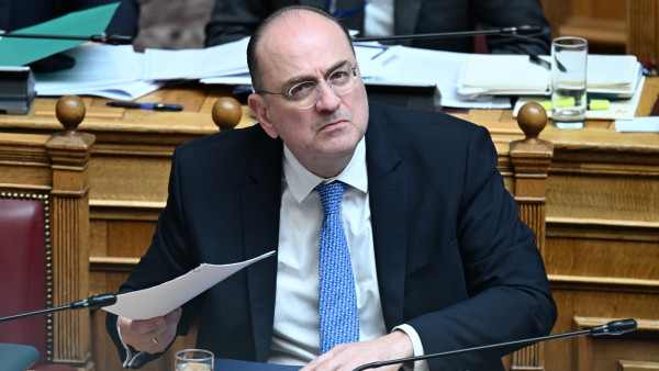 Ο Λαζαρίδης πήγε για μαλλί και βγήκε κουρεμένος