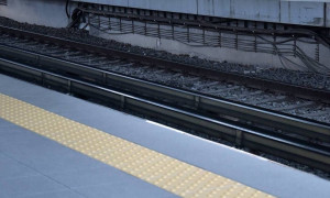 Τμηματικά η κυκλοφορία του ΗΣΑΠ μετά την πτώση άντρα στον Ταύρο