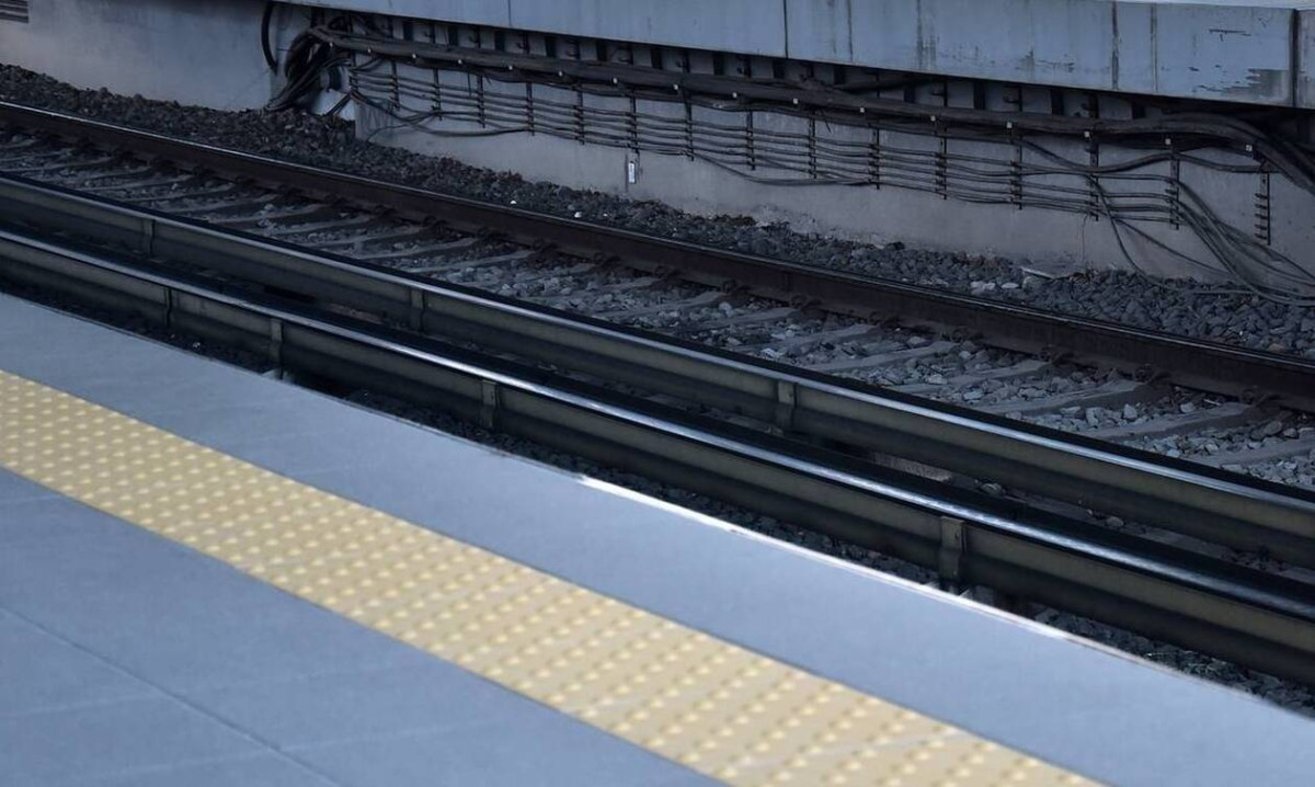 Τμηματικά η κυκλοφορία του ΗΣΑΠ μετά την πτώση άντρα στον Ταύρο