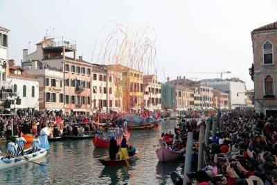 Ο κοροναϊός ακυρώνει τις εκδηλώσεις στο καρναβάλι της Βενετίας