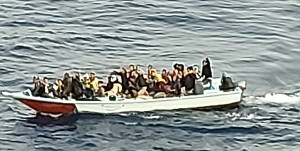 Λέμβος με μετανάστες στη Γαύδο- Διασώθηκαν 42 άτομα