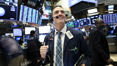Ισχυρά κέρδη στη Wall Street-Τέταρτη σερί εβδομάδα ανόδου για S&amp;P 500