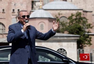 Ερντογάν: Προσωρινή η αστάθεια της τουρκικής λίρας