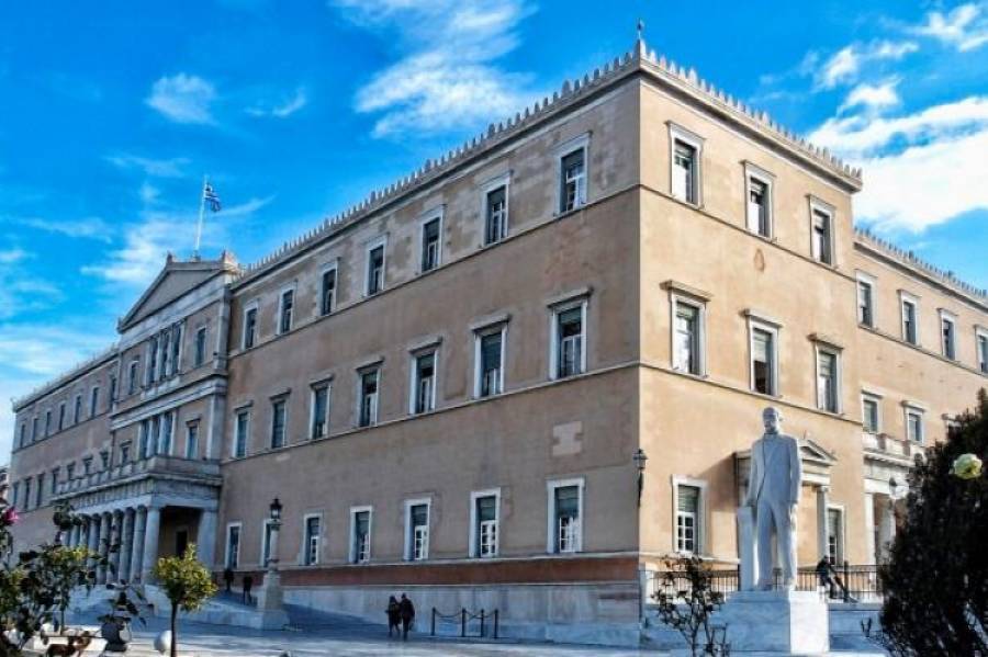 Βουλή: Δωρεά 10.000 μασκών από την πρεσβείας της Κίνας