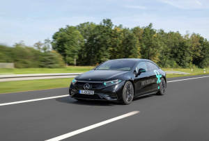 Η Mercedes-Benz έλαβε έγκριση για τη δοκιμή ειδικών φώτων σήμανσης για αυτόνομη οδήγηση στη Γερμανία