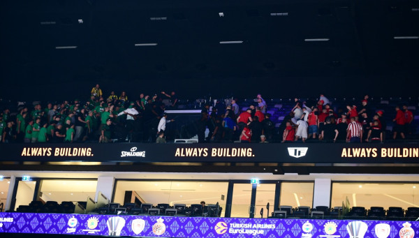 FInal Four: Ένταση μεταξύ οπαδών Ολυμπιακού-Παναθηναϊκού πριν τον μικρό τελικό