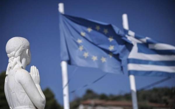 Θεσμοί και οίκοι «σκανάρουν» την Ελλάδα-Στόχος το τέλος της εποπτείας