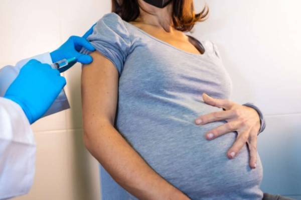 Ποια είναι τα στοιχεία για το εμβόλιο Covid-19 στην εγκυμοσύνη