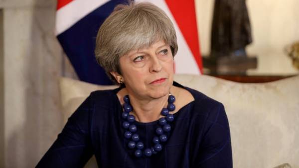 Brexit: Υπουργοί ψάχνουν εναλλακτικές στο «τελειωμένο» σχέδιο της Μέι