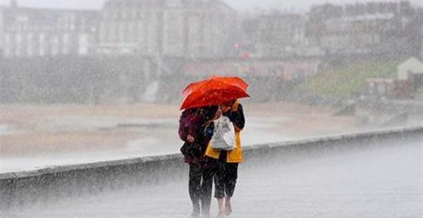 Βρετανία: Αναμένονται νέες βροχοπτώσεις- Φόβοι για επέκταση των πλημμυρών