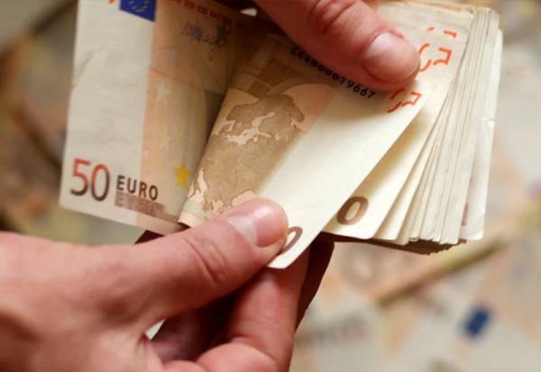 Η διαδικασία για το επίδομα 800 ευρώ-Αρχές Απριλίου οι πληρωμές