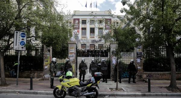 «Ντου» αντιεξουσιαστών στο σπίτι του πρύτανη της ΑΣΟΕΕ