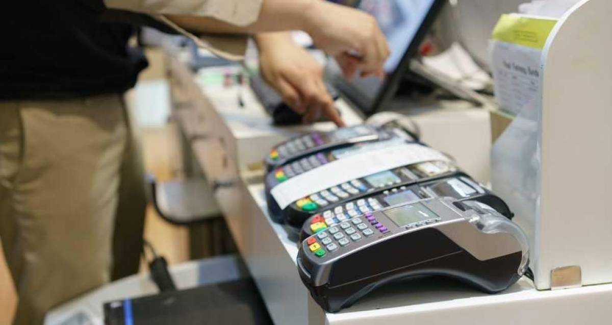 Τράπεζες: Ηλεκτρονικές πληρωμές και μείωση φόρου εισοδήματος-Όλες οι απαντήσεις