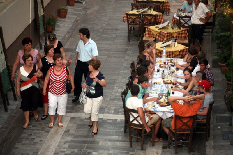 Υπ. Ανάπτυξης: Συνάντηση με ΓΣΕΒΕΕ, ΣΕΤΕ και Ομοσπονδία Εστιατόρων για το ΦΠΑ στην εστίαση