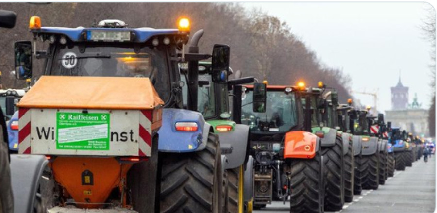 Μπλόκα αγροτών σε όλη τη Γερμανία για τις... κομμένες επιδοτήσεις