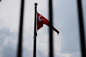 Κωνσταντινούπολη: Ακρωτηριασμένο πτώμα γυναίκας βρέθηκε σε κάδο – Οργή από φεμινιστικές οργανώσεις