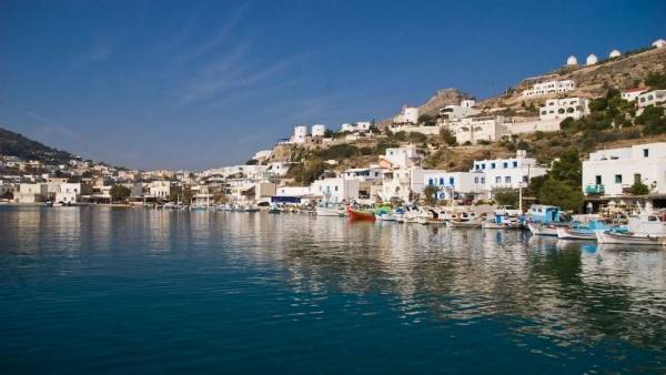 Συνάντηση Σαντορινιού-Κρέτσου: Προτεραιότητα στις νησιωτικές πολιτικές