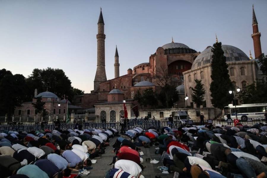 Η Αγία Σοφία έγινε τζαμί, αλλά 3.000 άτομα μολύνθηκαν από τον κορονοϊό