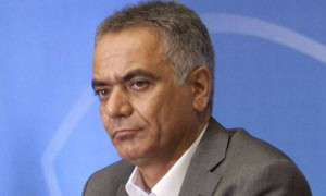 «Καρφιά» Σκουρλέτη κατά Τσίπρα: Ανεπαρκής η απάντηση ότι η εκλογική συντριβή του ΣΥΡΙΖΑ οφειλόταν στην υπονόμευση από την «Ομπρέλα»