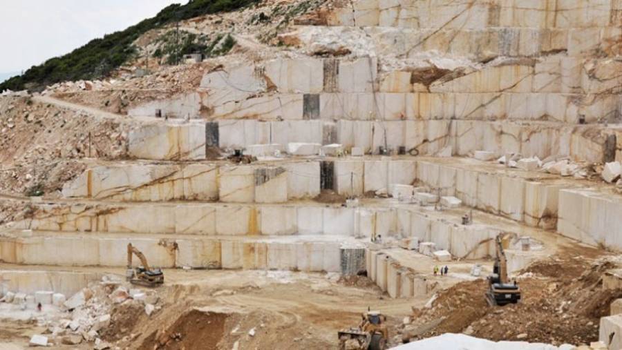Σε εξέλιξη η διαδικασία απομάκρυνσης αποβλήτων στο παλαιό Λατομείο Μουζάκη