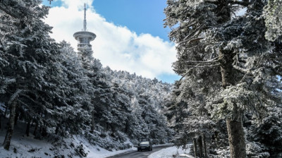 Διακοπή κυκλοφορίας στην Πάρνηθα λόγω χιονόπτωσης