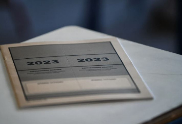 Πανελλαδικές 2023: Σε Λατινικά-Χημεία-Πληροφορική εξετάζονται αύριο οι υποψήφιοι των ΓΕΛ