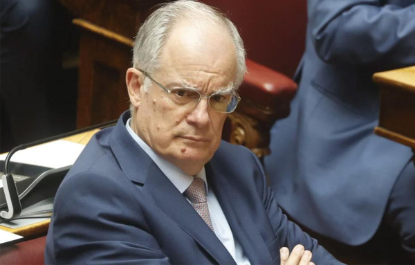 Οι υπογραφές του 1 εκατ. του Τασούλα εξόργισαν και το Μαξίμου