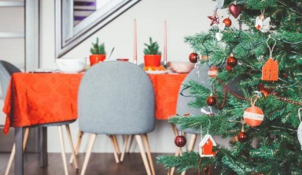 10 ιδέες διακόσμησης για το χριστουγεννιάτικο τραπέζι