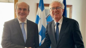 Συνάντηση Χατζηδάκη-Επικεφαλής ESM: Ικανοποίηση από την πρόοδο της οικονομίας