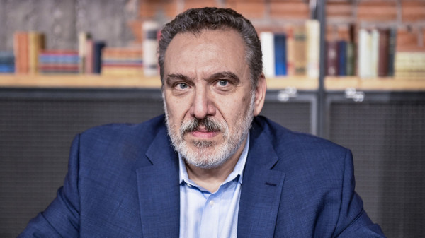 Το συζητάει τώρα ο Ηλιόπουλος για να παραιτηθεί υπέρ Κασσελάκη