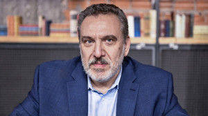 Το συζητάει τώρα ο Ηλιόπουλος για να παραιτηθεί υπέρ Κασσελάκη