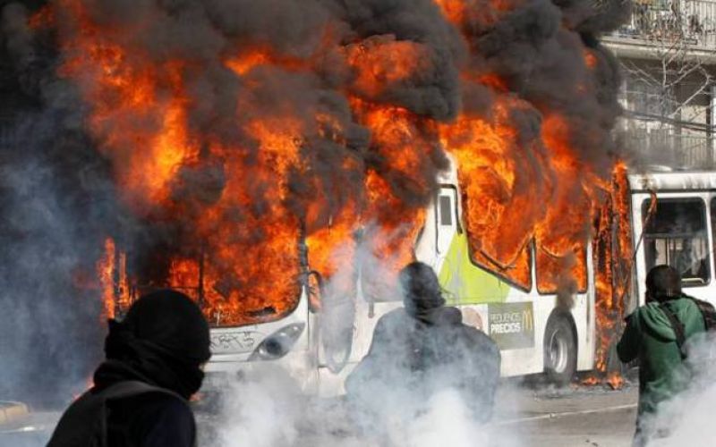 Καζακστάν: Φρικτός θάνατος για 52 ανθρώπους μέσα σε φλεγόμενο λεωφορείο