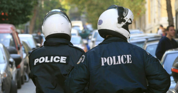 Σέρρες: Συνελήφθη 17χρονη για παράνομη μεταφορά αλλοδαπών