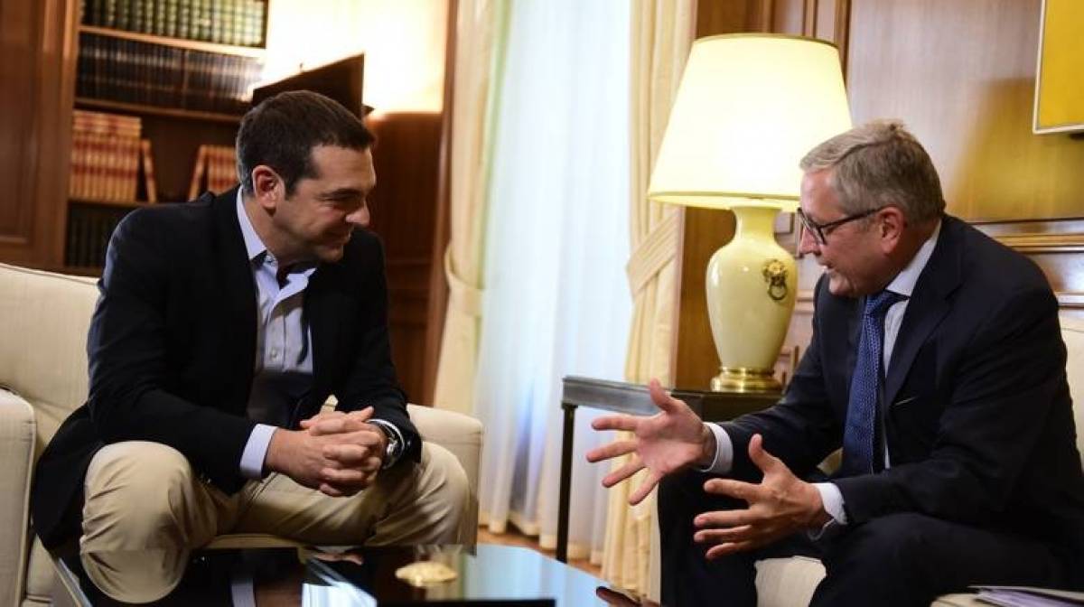Συνάντηση Τσίπρα - Ρέγκλινγκ με γνώμονα τη μείωση των πλεονασμάτων