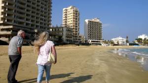 Συγκλονιστικό οδοιπορικό στην Αμμόχωστο– Συγκίνηση και οργή των Κυπρίων (videos)