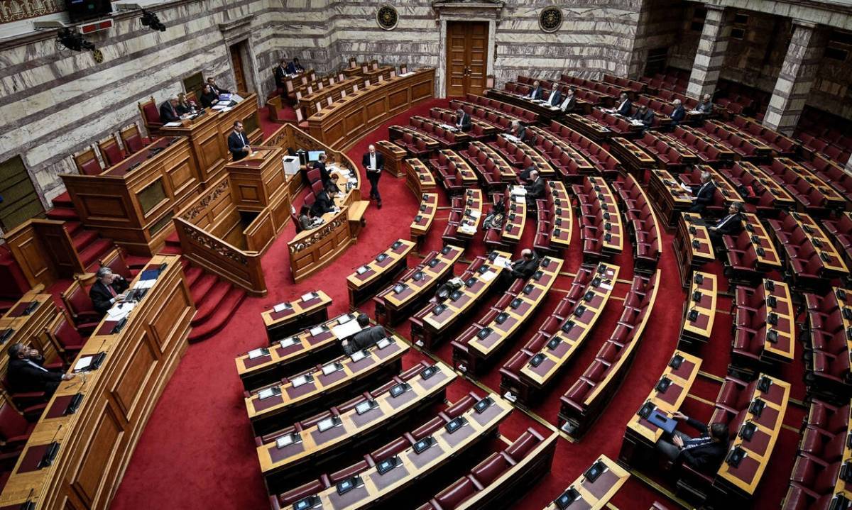 Στην Ολομέλεια η άρση ασυλίας για Λοβέρδο, Σαλμά και Φωκά