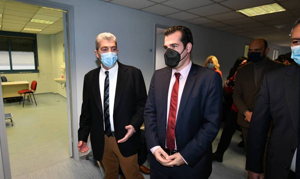 Πλεύρης: Ανεμβολίαστοι υγειονομικοί δεν επιστρέφουν- Δυνατότητα μονιμοποίησης επικουρικού προσωπικού