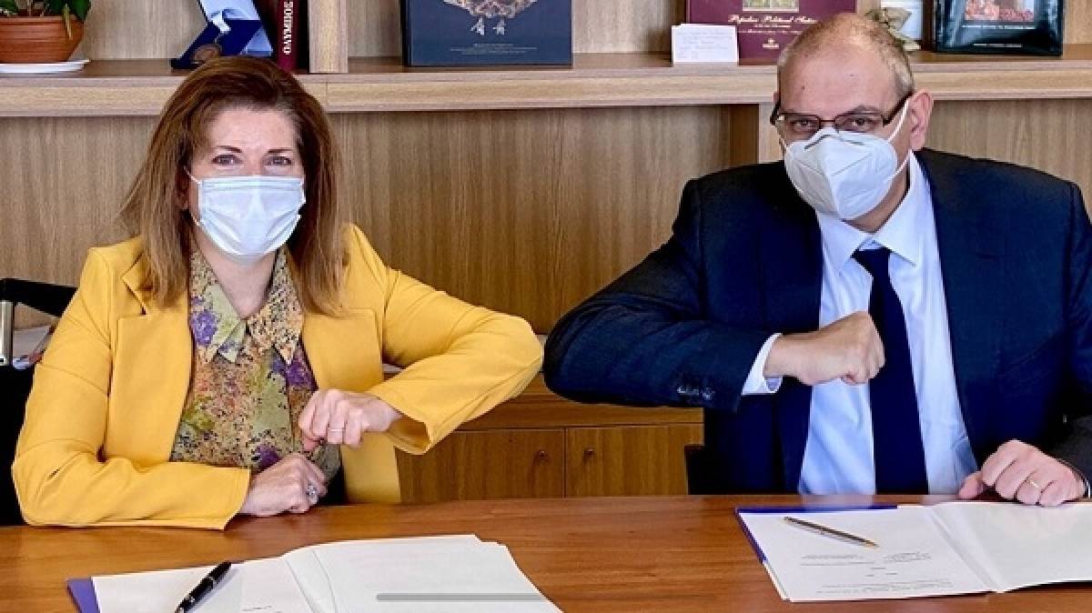 Μνημόνιο Συνεργασίας ΥΠΕΣ-ΥΠΑΙΘ για το διαγωνισμό απόκτησης της ελληνικής ιθαγένειας