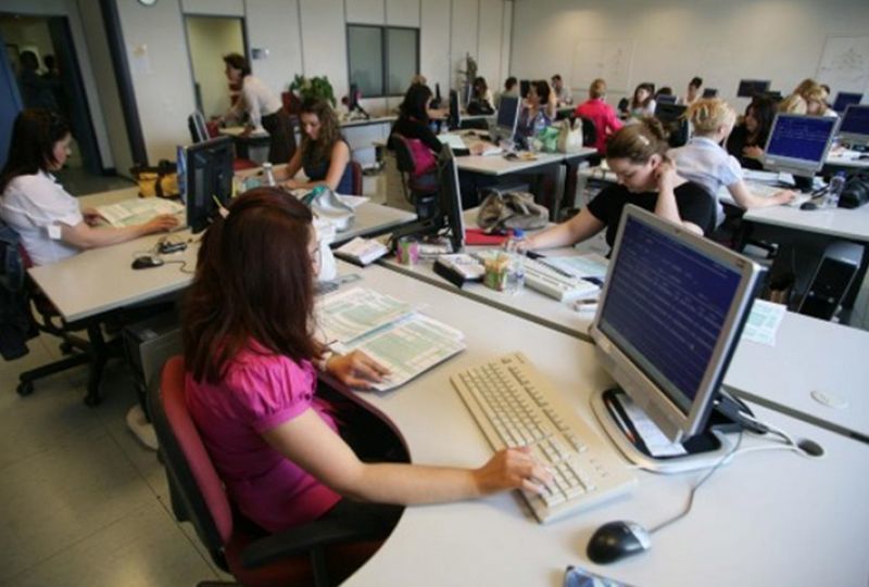 Αντιμέτωποι με απόλυση 526 δημόσιοι υπάλληλοι!
