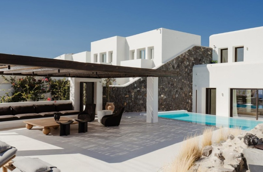 Το Katikies Cycladic House ανοίγει τις πόρτες του στη Σαντορίνη