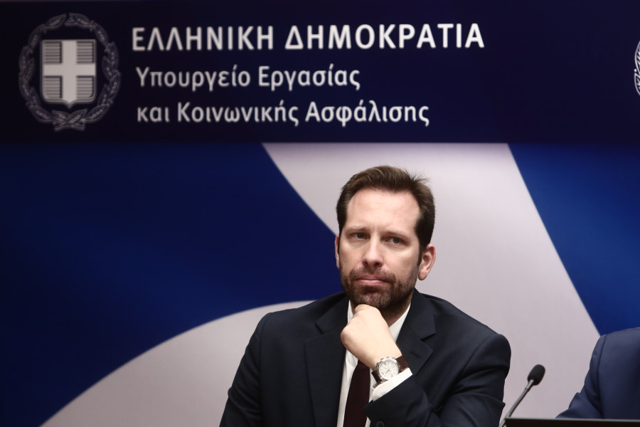 Πριν τις γιορτές αυξήσεις στις συντάξεις και επίδομα προσωπικής διαφοράς