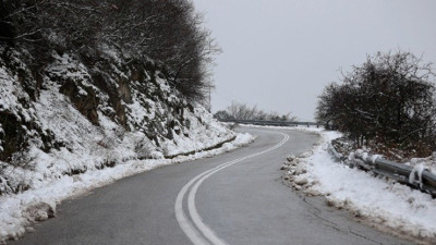 Διακοπή κυκλοφορίας στη λεωφόρο Φυλής λόγω χιονόπτωσης