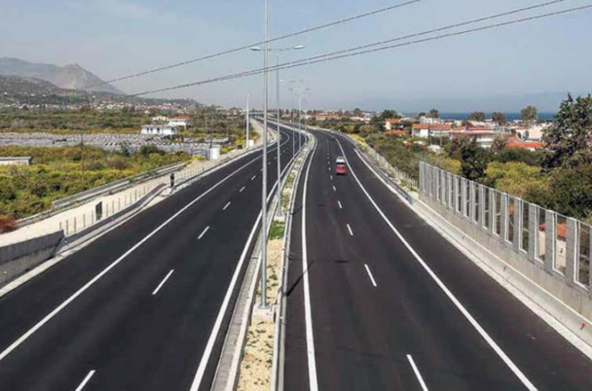 Αποκαθίσταται η κυκλοφορία στην Περιμετρική Πατρών μετά τις πυρκαγιές