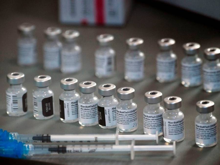 Εμβόλια-FDA: «Ναι» στην αναμνηστική δόση της Pfizer στους 16-17 ετών