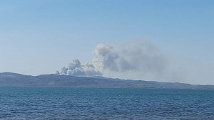 Λέσβος: Μεγάλη φωτιά στα Βατερά-Προληπτική εκκένωση