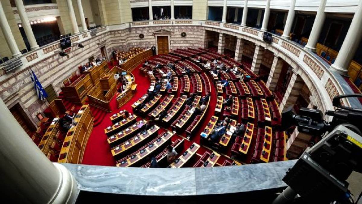 Βουλή: Κατατέθηκε συμπληρωματικός προϋπολογισμός ύψους 3 δισ. ευρώ